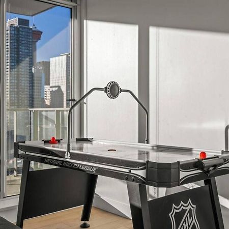 Luxury Apartment On The 9Th Floor Near Stampede, Complimentary Wine, 2 Car Ug Parking YYC Exteriér fotografie