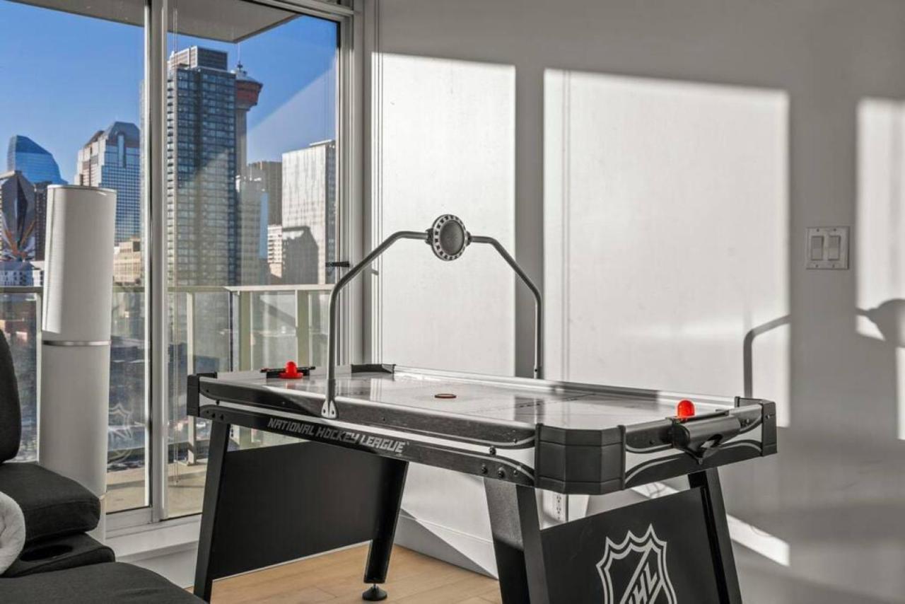 Luxury Apartment On The 9Th Floor Near Stampede, Complimentary Wine, 2 Car Ug Parking YYC Exteriér fotografie