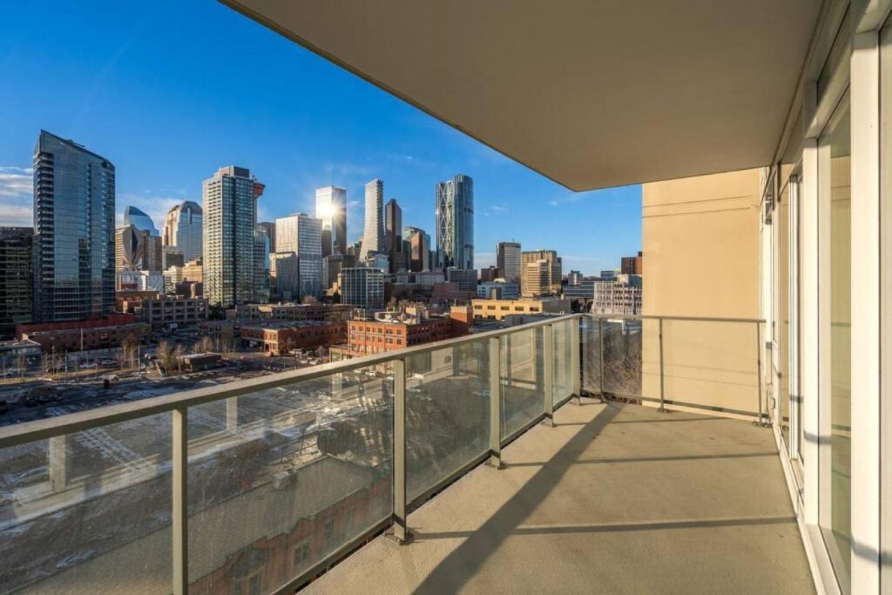 Luxury Apartment On The 9Th Floor Near Stampede, Complimentary Wine, 2 Car Ug Parking YYC Exteriér fotografie