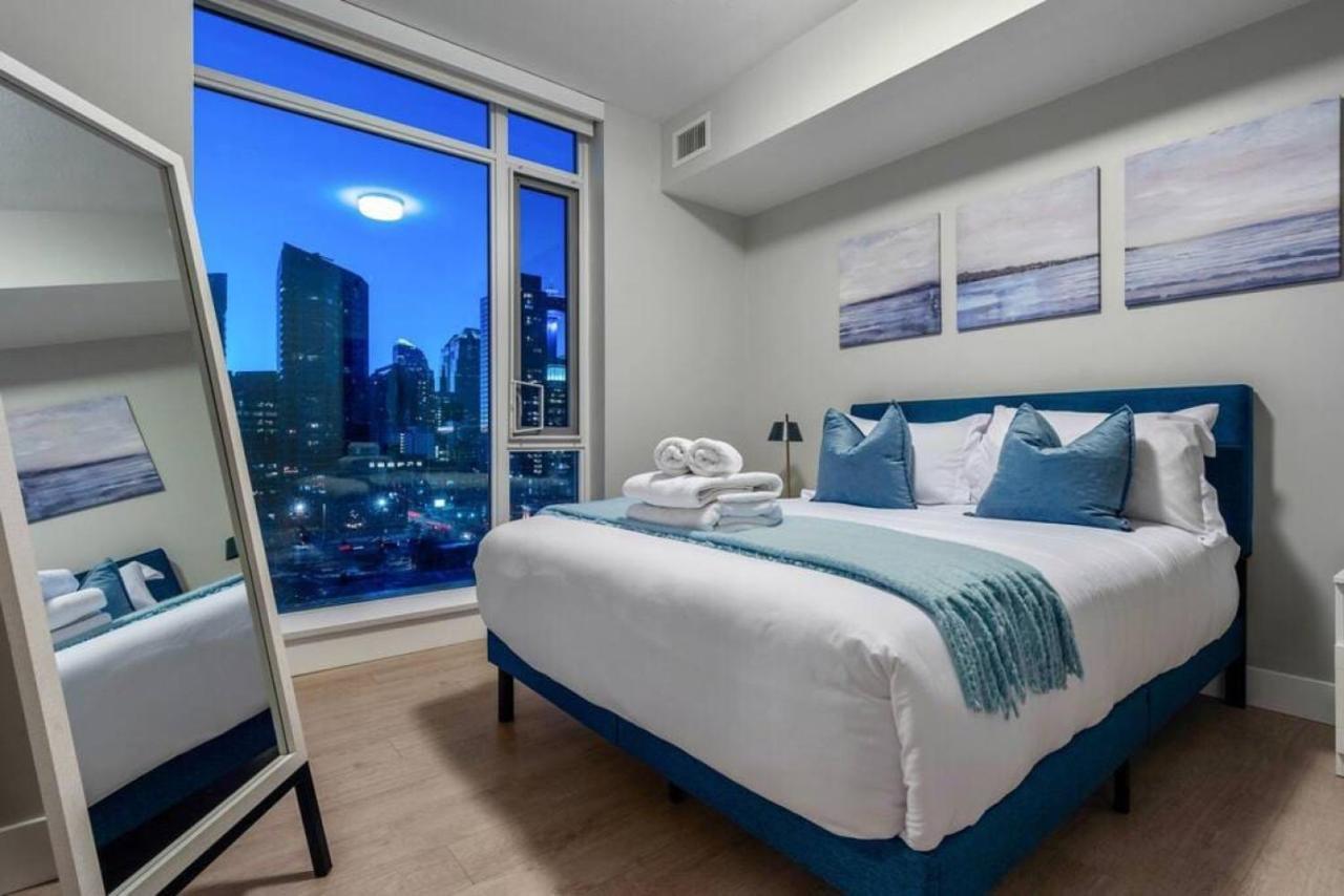 Luxury Apartment On The 9Th Floor Near Stampede, Complimentary Wine, 2 Car Ug Parking YYC Exteriér fotografie