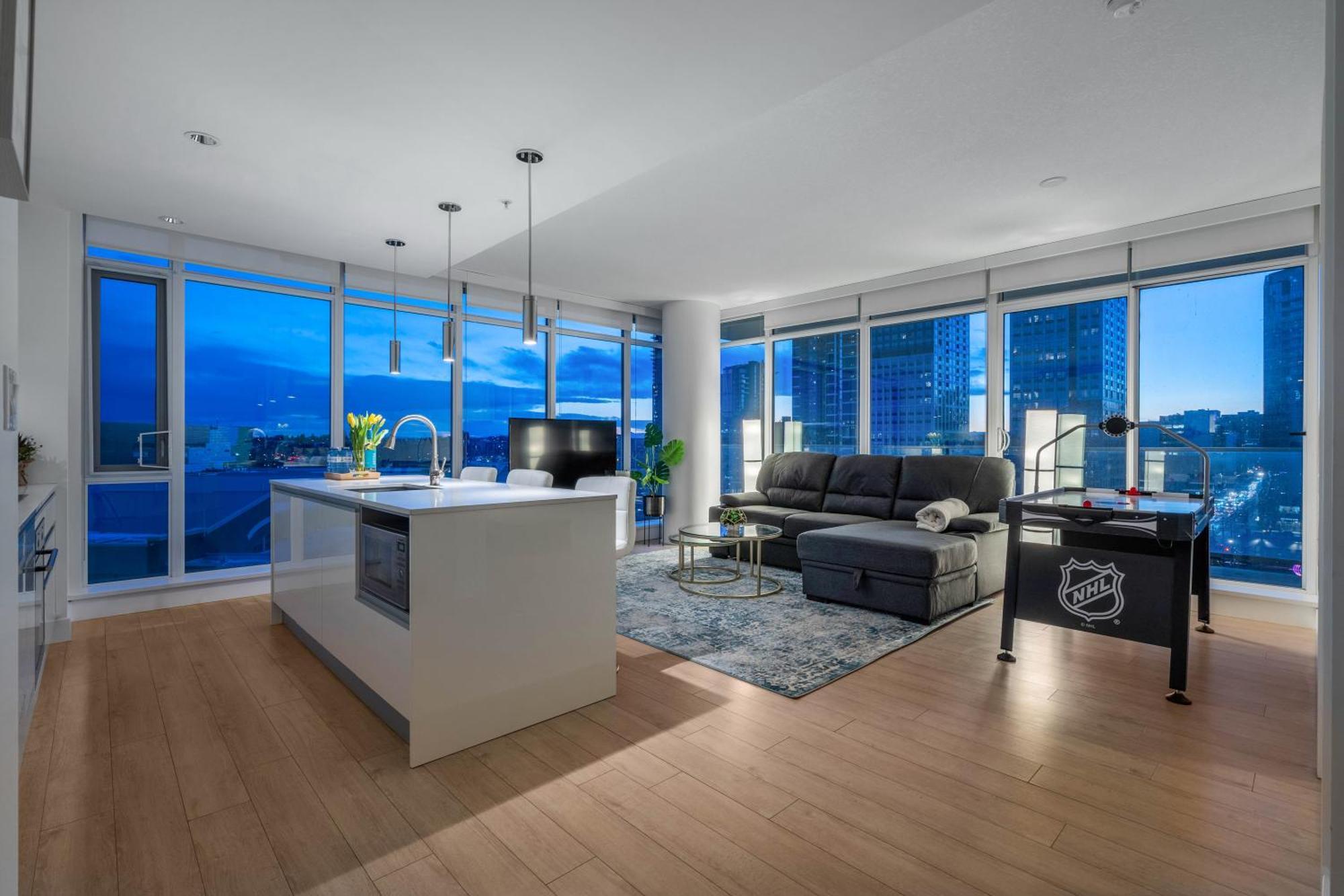 Luxury Apartment On The 9Th Floor Near Stampede, Complimentary Wine, 2 Car Ug Parking YYC Exteriér fotografie